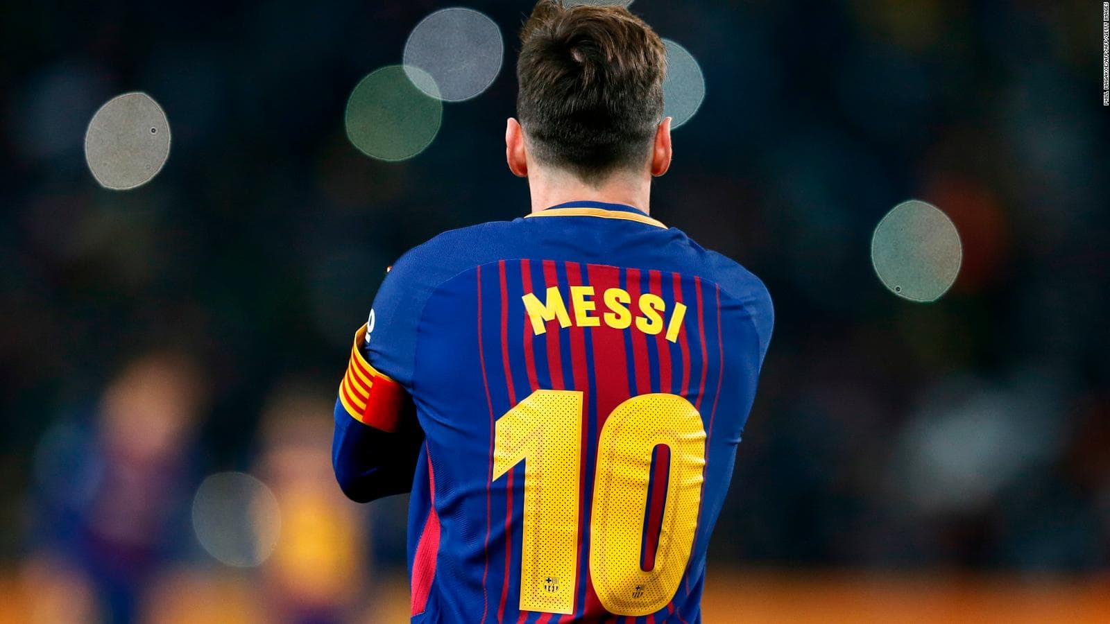Lionel Messi no seguirá vistiendo los colores del Barcelona en la próxima temporada y desde la institución ya están pensando quien puede reemplazar la número 10, no será para nada fácil por la magnitud de ese dorsal que tiene una gran cantidad de goles, títulos y asistencias ¿Quién la debe usar? ¿Por qué la Liga no puede retirarla? Enterate de todas las novedades acá.