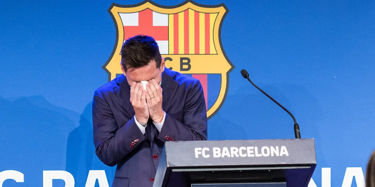 Lionel Messi se convirtió en nuevo futbolista del Paris Saint-Germain luego de abandonar al Barcelona mediante una emocionante conferencia de prensa donde se hizo viral uno de los pañuelos en el cual el rosarino se secó las lágrimas tras el anuncio oficial, actualmente lo venden por un millón de dólares ¿Por dónde lo están subastando? Enterate de toda la información acá.