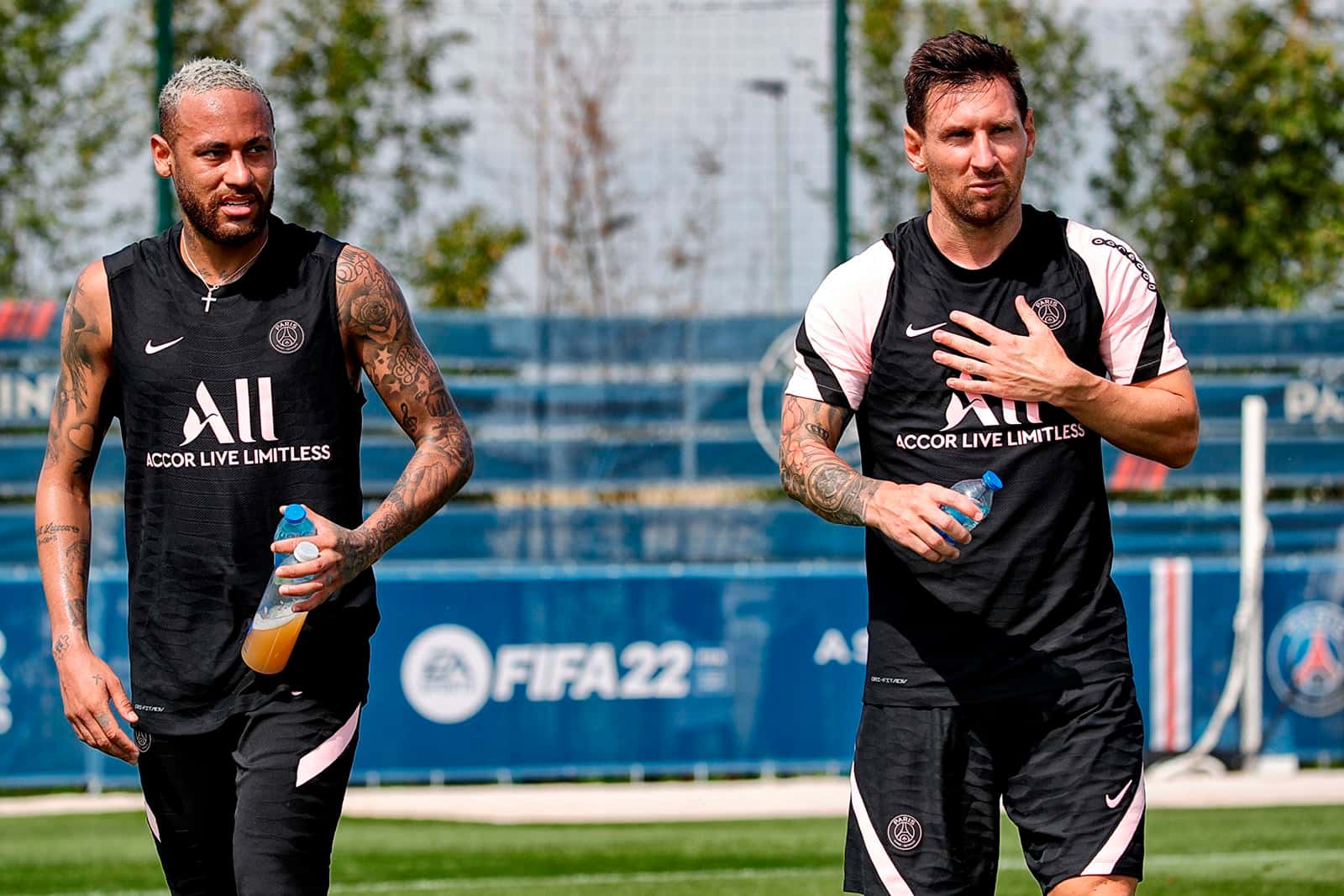 Lionel Messi ya fue presentado como nuevo futbolista del Paris Saint-Germain y los fanáticos quieren verlo dentro de la cancha lo antes posible, debido a esto y ante las ganas del futbolista de volver a jugar, es probable que vaya al banco de suplentes la próxima fecha ante el Brest ¿Debutará la Pulga con la camiseta del PSG? Enterate de toda la información acá.