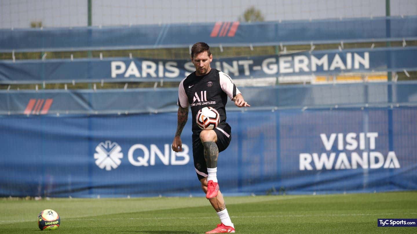 Lionel Messi ya se encuentra establecido en París y entrena en el PSG bajo las órdenes de Mauricio Pochettino, mientras tanto está hospedado en el hotel "Le Royal Monceau", pero la idea es mudarse a las afueras de la ciudad y le ofrecieron cuatro mansiones para vivir ¿Cómo son y que precio tienen? Toda la información acá.