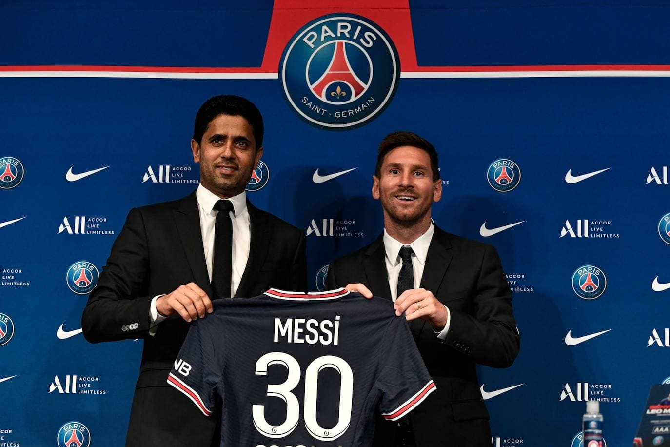 Lionel Messi ya se presentó como nuevo futbolista del PSG y esto revolucionó tanto al mundo del fútbol como a los fanáticos del conjunto de París que lo hicieron notar en las redes sociales, donde los seguidores del Instagram oficial del club aumentaron de manera notoria ¿Cuánto fue el crecimiento? Enterate de toda la información acá.