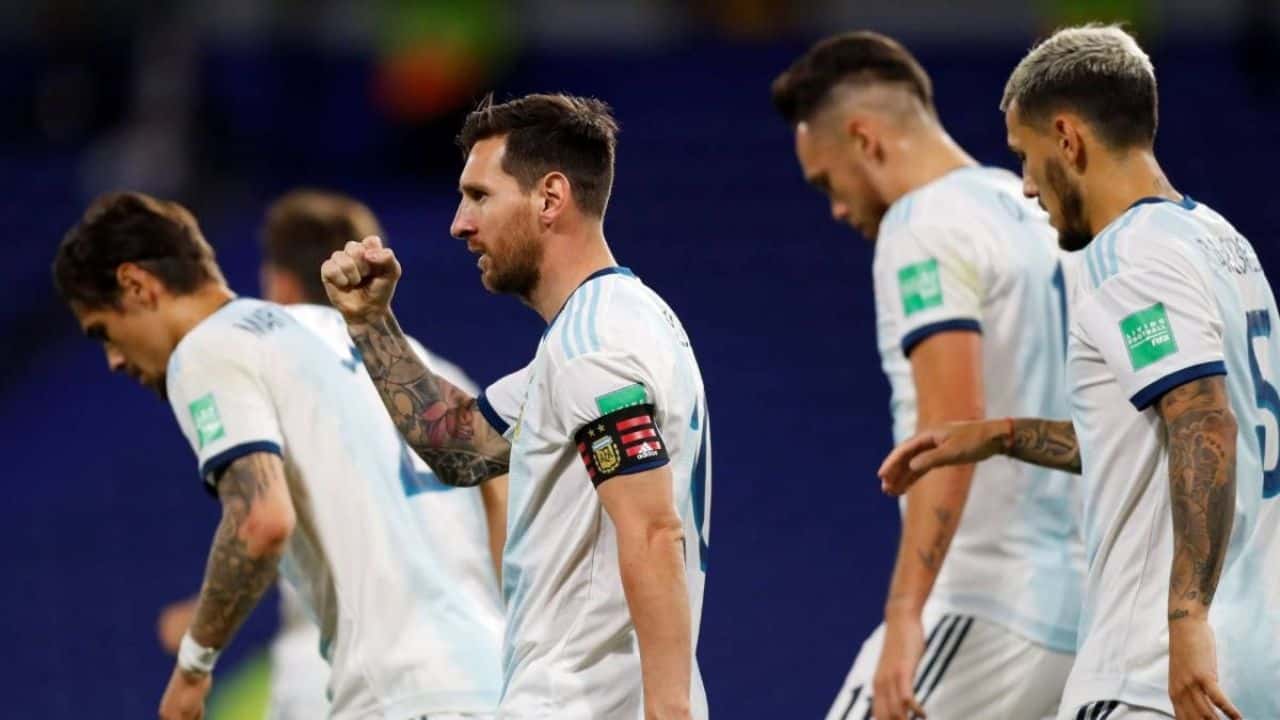 Lionel Scaloni definió el once, con solo un cambio, el remplazo de Marcos Acuña.