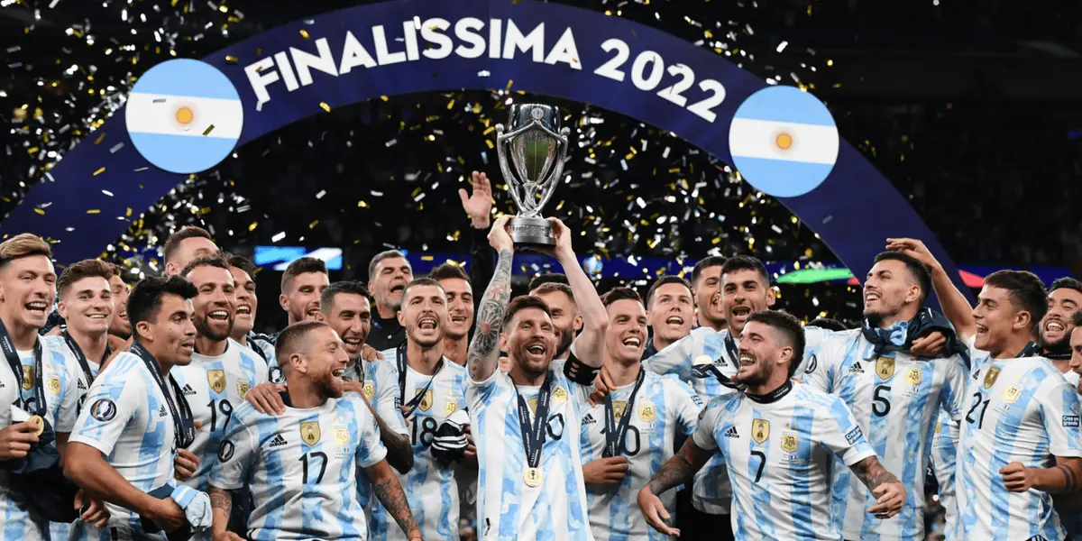 Lionel Scaloni está al tanto del desempeño de los jugadores que se encuentran en el Viejo Continente