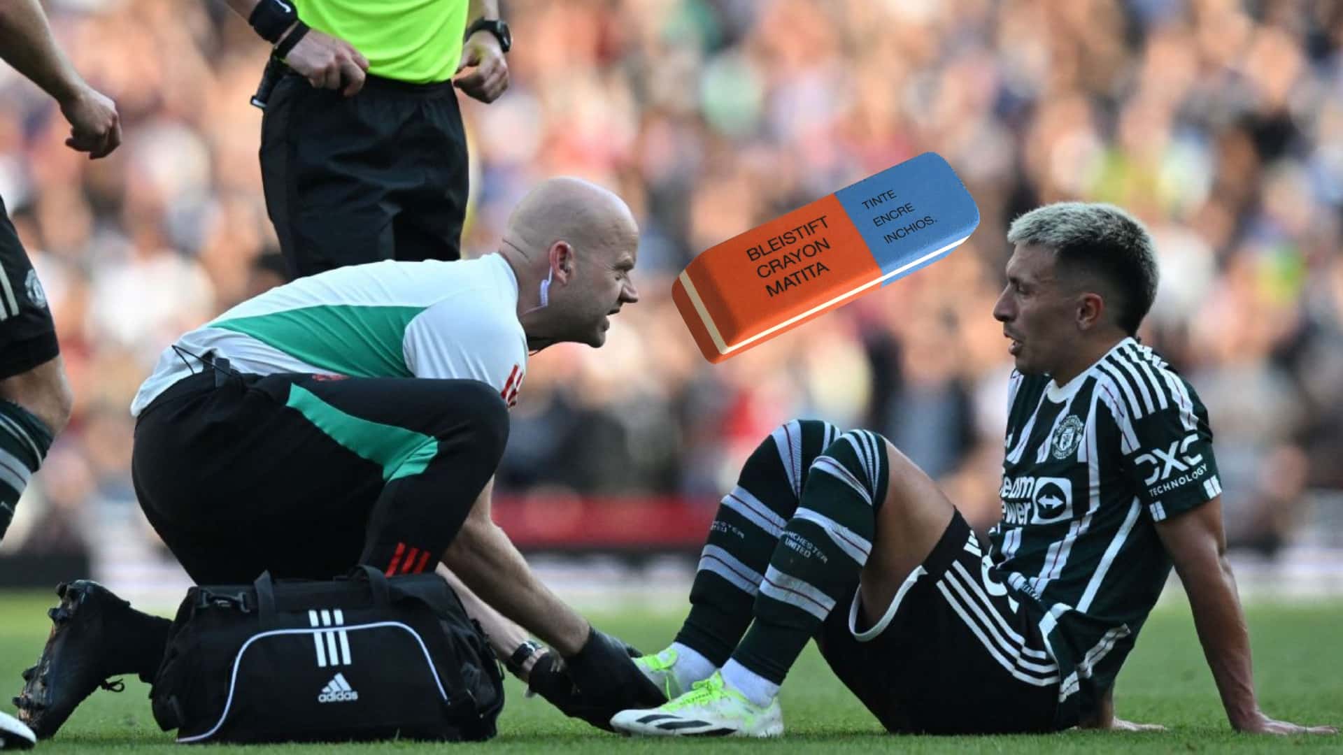 Lisandro Martínez en Manchester United siendo atendido.