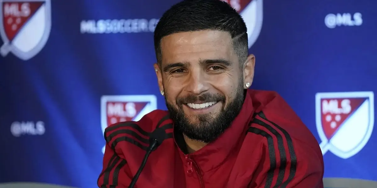 Lorenzo Insigne en conferencia de prensa