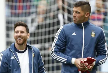 Los clubes argentinos tienen claro que económicamente ninguno alcanza las pretensiones de Lionel Messi. Sin embargo, el miembro de un club ya se comunicó con el argentino.