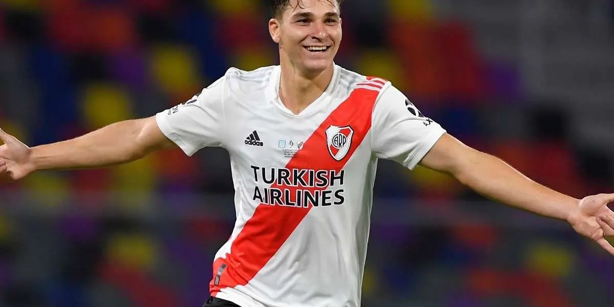 Los Diablos Rojos estarían interesados en el delantero de River y se podría dar una dupla delantera tremenda pensando en la Premier League y en la Champions League 2022.