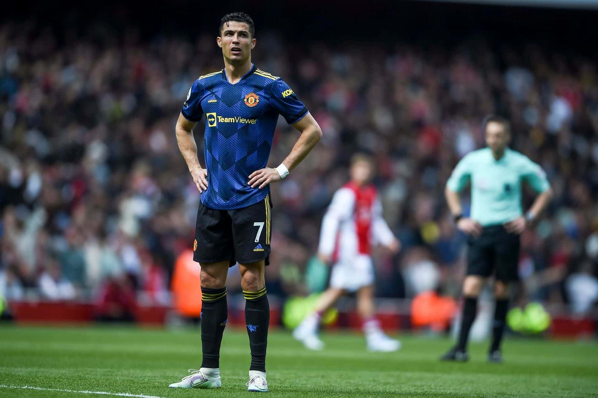 Los Diablos Rojos perdieron 3 a 1 y sumaron su segunda derrota en fila en la Premier League. El Bicho marcó un lindo gol y lo celebró con un cálido homenaje.
