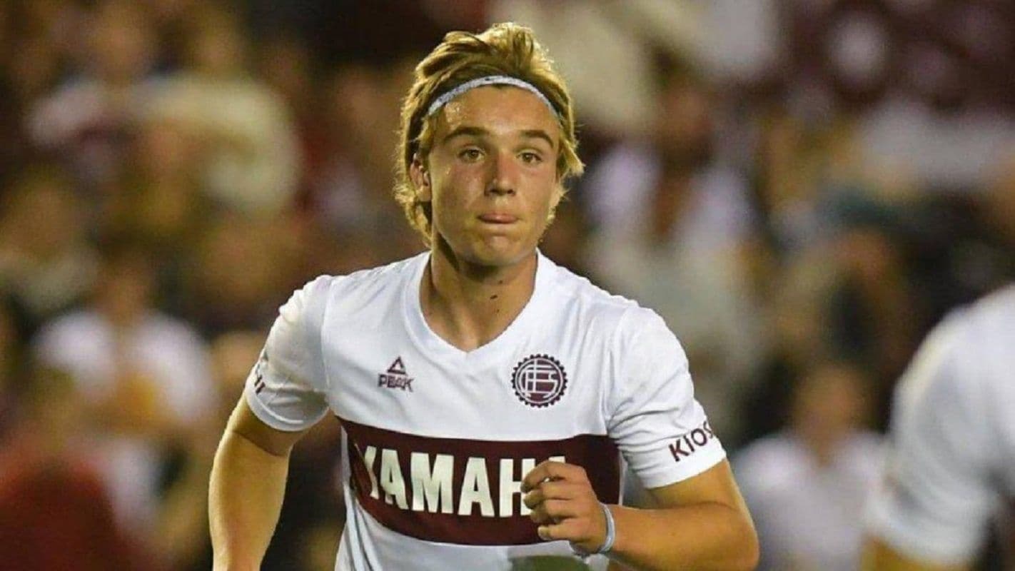 Los dos clubes no pudieron leer el futuro de esta joyita que pinta como futuro jugador de la Selección Argentina.