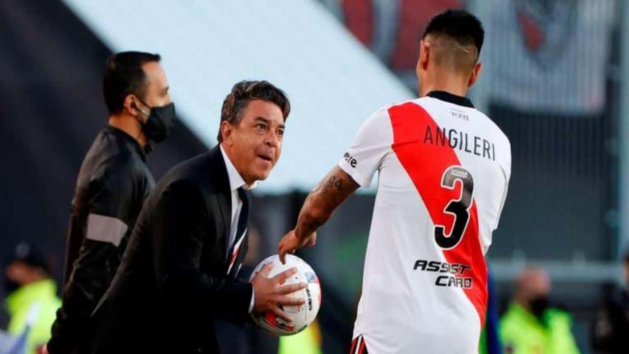 Los dos futbolistas aun no arreglan la prolongación de sus contratos y hay conflicto en puerta.