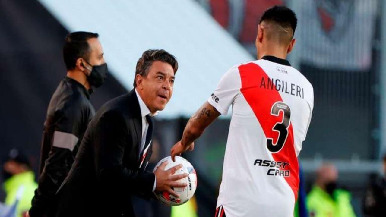 Los dos futbolistas aun no arreglan la prolongación de sus contratos y hay conflicto en puerta.