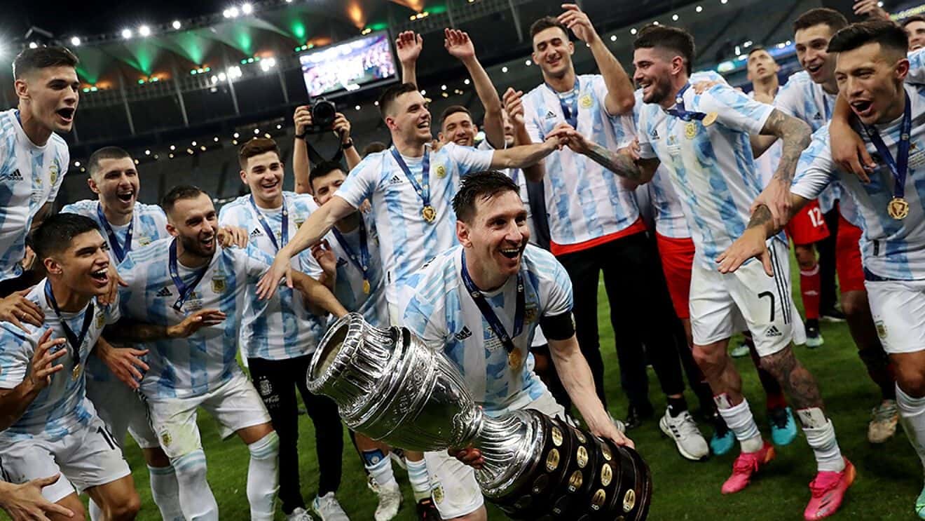 Los equipos campeones continentales se enfrentarán en Londres y el título sumará una estrella oficial a las vitrinas para quien se quede con el encuentro.