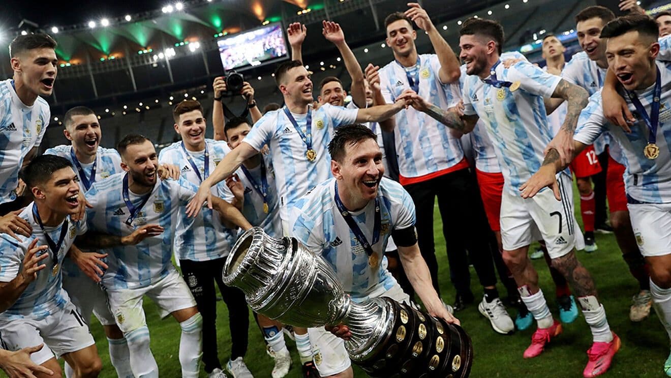 Los equipos campeones continentales se enfrentarán en Londres y el título sumará una estrella oficial a las vitrinas para quien se quede con el encuentro.