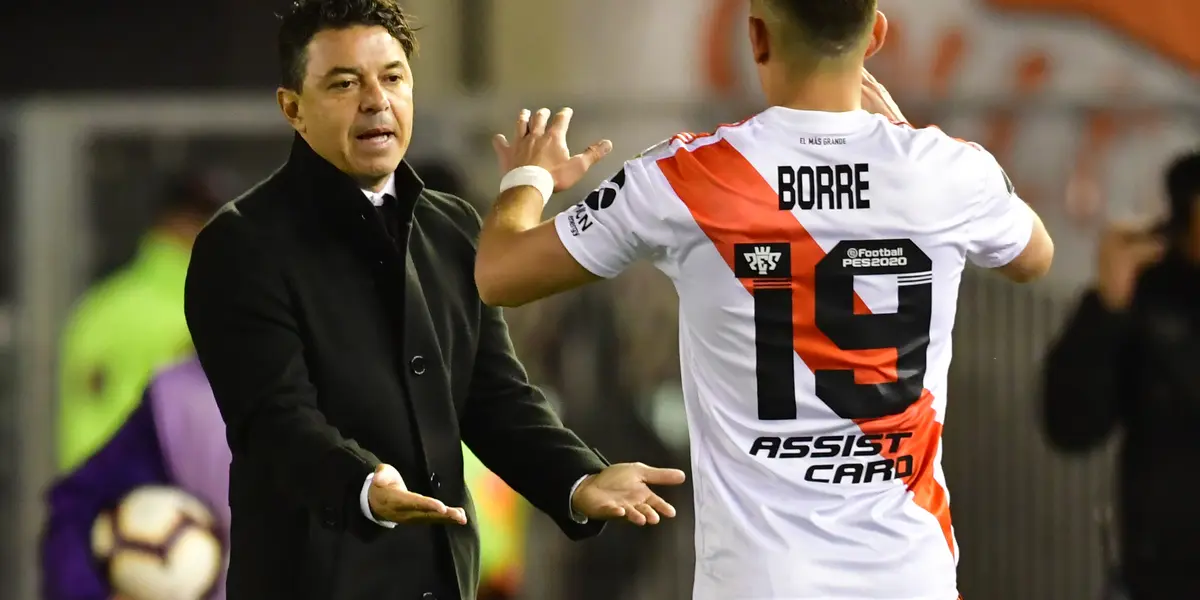 Los fanáticos del Millonario apuntaron contra el delantero colombiano por su salida del club.