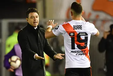 Los fanáticos del Millonario apuntaron contra el delantero colombiano por su salida del club.