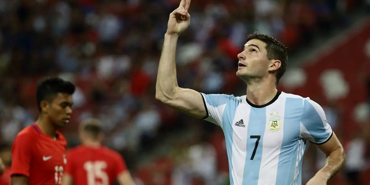 Lucas Alario busca posibilidades para salir de Bayer Leverkusen por una muy importante razón.
