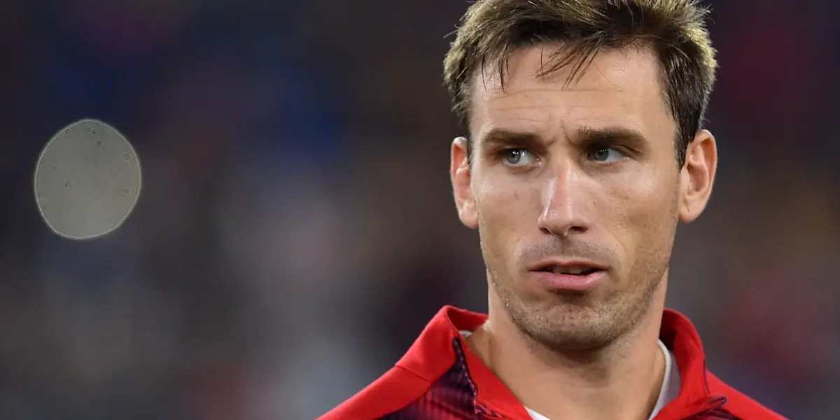 Lucas Biglia está horas de hacer oficial su traspaso al fútbol de Turquía, a pesar de haber tenido una oferta de Club Atlético Independiente.