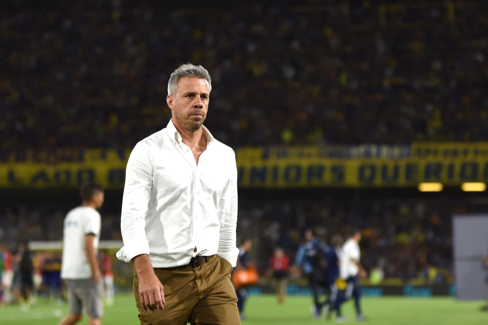 Lucas Pusineri piensa en los refuerzos para Club Atlético Independiente, por otro lado, su directiva está preocupada en mantener un equilibrio económico.