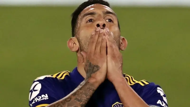 Luego de una dolorosa derrota con el Club Atlético Boca Juniors, Carlos Tévez ha decidido tomar una decisión que dejó a todos sorprendidos.