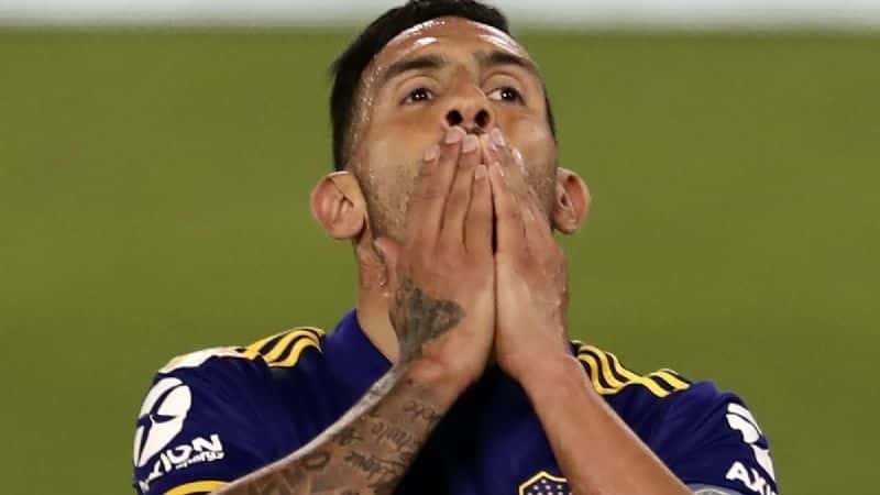 Luego de una dolorosa derrota con el Club Atlético Boca Juniors, Carlos Tévez ha decidido tomar una decisión que dejó a todos sorprendidos.