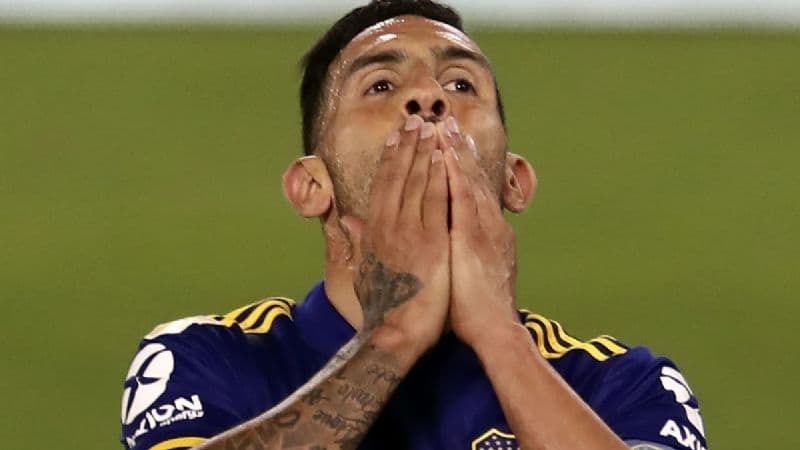Luego de una dolorosa derrota con el Club Atlético Boca Juniors, Carlos Tévez ha decidido tomar una decisión que dejó a todos sorprendidos.