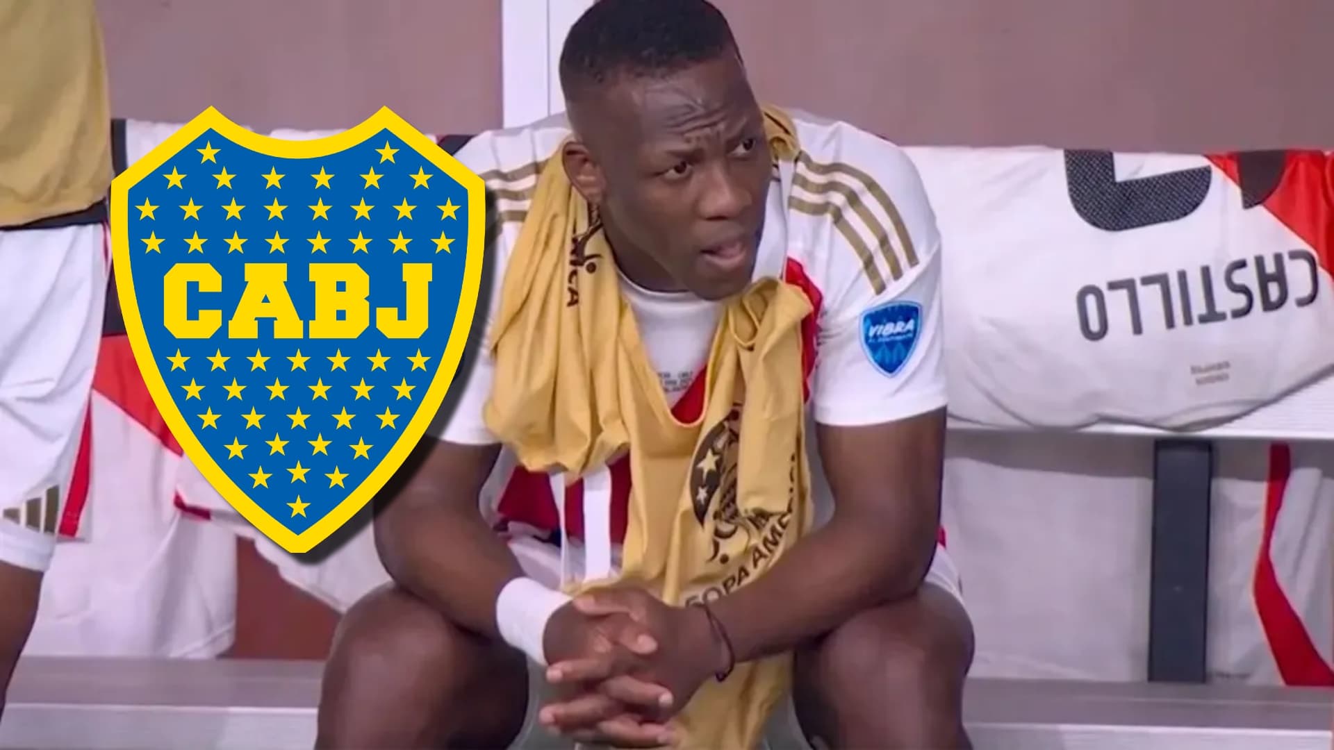 Luis Advíncula en Perú.