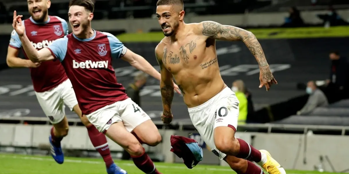 Manuel Lanzini le dio una alegría a su equipo entrando desde el banco de suplentes.