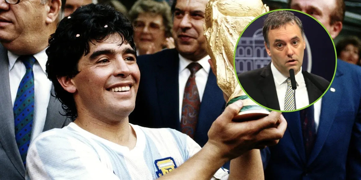 Maradona levantando la Copa del Mundo.