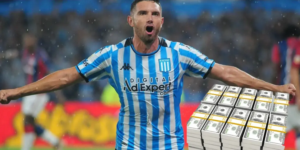 Maravilla Martínez grita un gol con Racing bajo la lluvia.