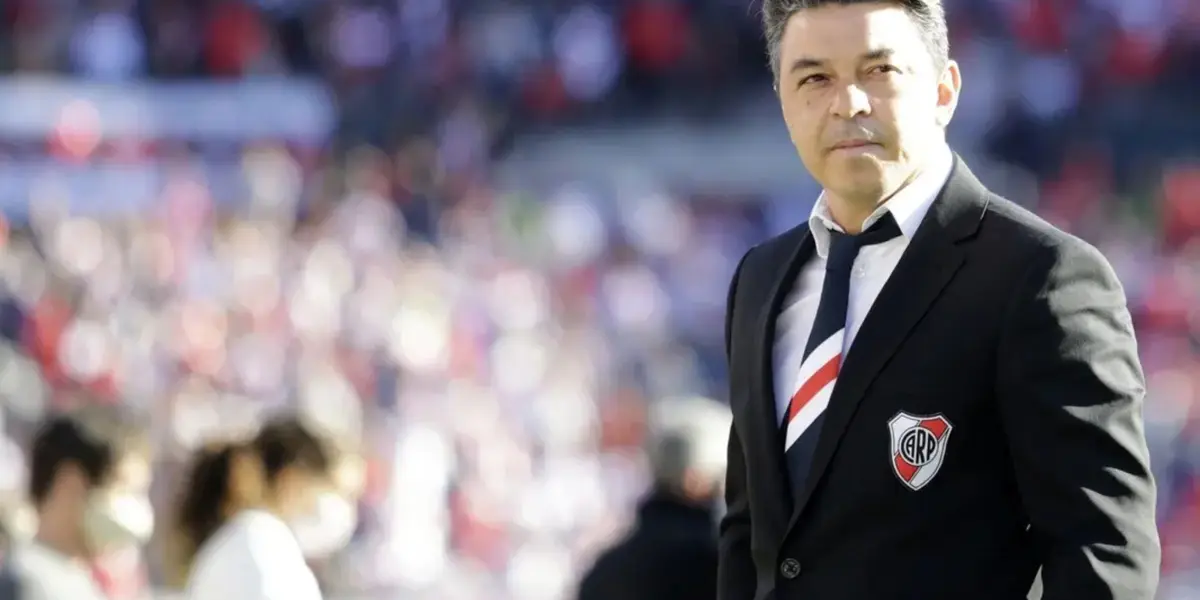 Marcelo Gallardo dirigiendo a River.