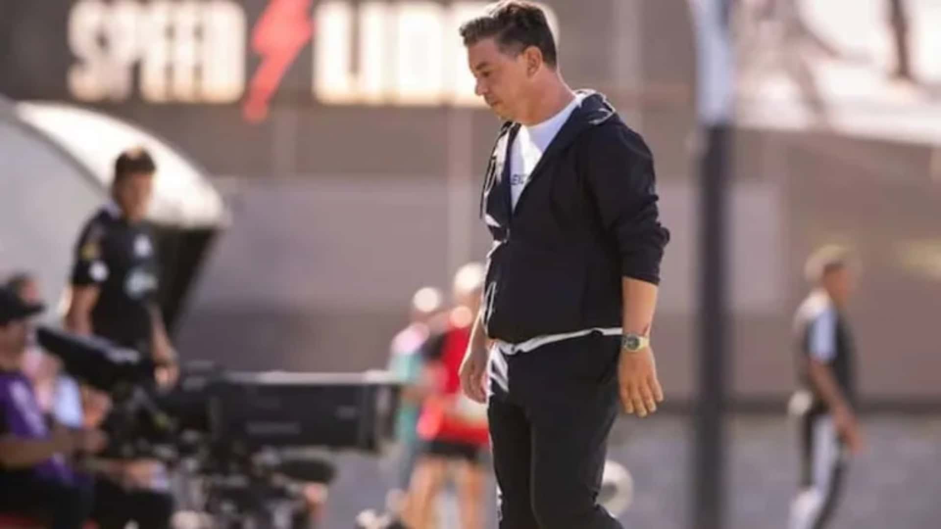 Marcelo Gallardo entrenador de River (Ole)