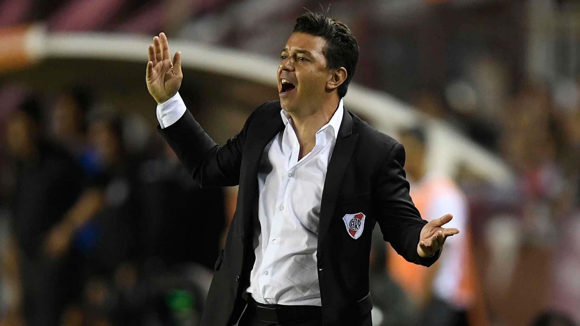 Marcelo Gallardo nuevamente volvió a demostrarle al hincha de River que siempre hay que creer en el equipo y consiguió un gran triunfo ante Lanús, una de las imágenes que le tomaron dejó un mensaje claro de quien manda en La Fortaleza. Enterate de toda la información acá.