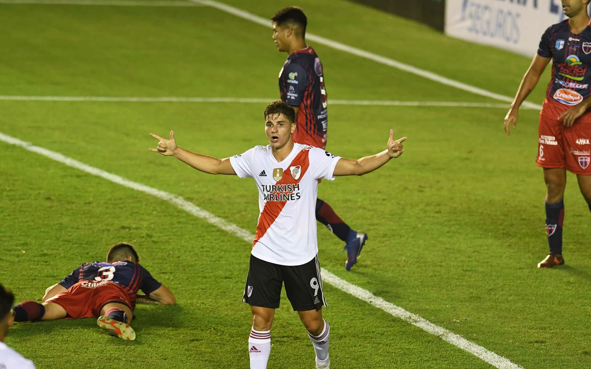 Marcelo Gallardo podría sufrir la baja de la "Araña" en este mercado de pases.