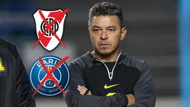 Marcelo Gallardo y los escudos de River y PSG.