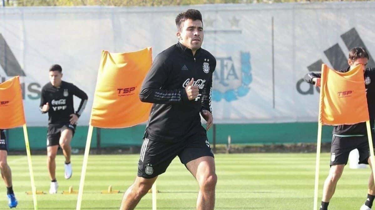 Marcos Acuña parece que no llegará en su mejor condición física para el siguiente partido de la Selección de Fútbol de Argentina, por lo que ya se ha definido un remplazante.