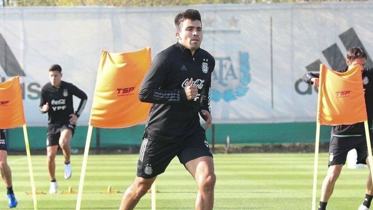 Marcos Acuña parece que no llegará en su mejor condición física para el siguiente partido de la Selección de Fútbol de Argentina, por lo que ya se ha definido un remplazante.