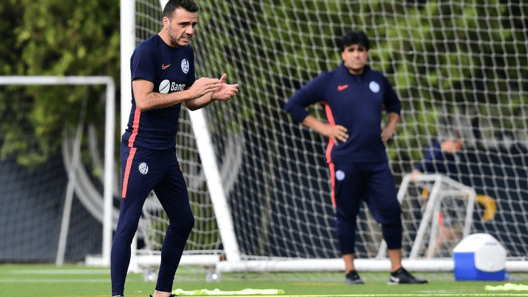 Mariano Soso, entrenador de Club Atlético San Lorenzo de Almagro, busca contratar en dos posiciones específicas para su equipo.