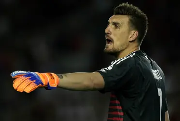 Martín Araoz habló sobre la posibilidad de que el portero del Millonario continúe su carrera en Europa.