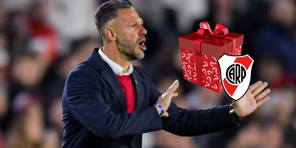 Martín Demichelis dando indicaciones a los jugadores de River.