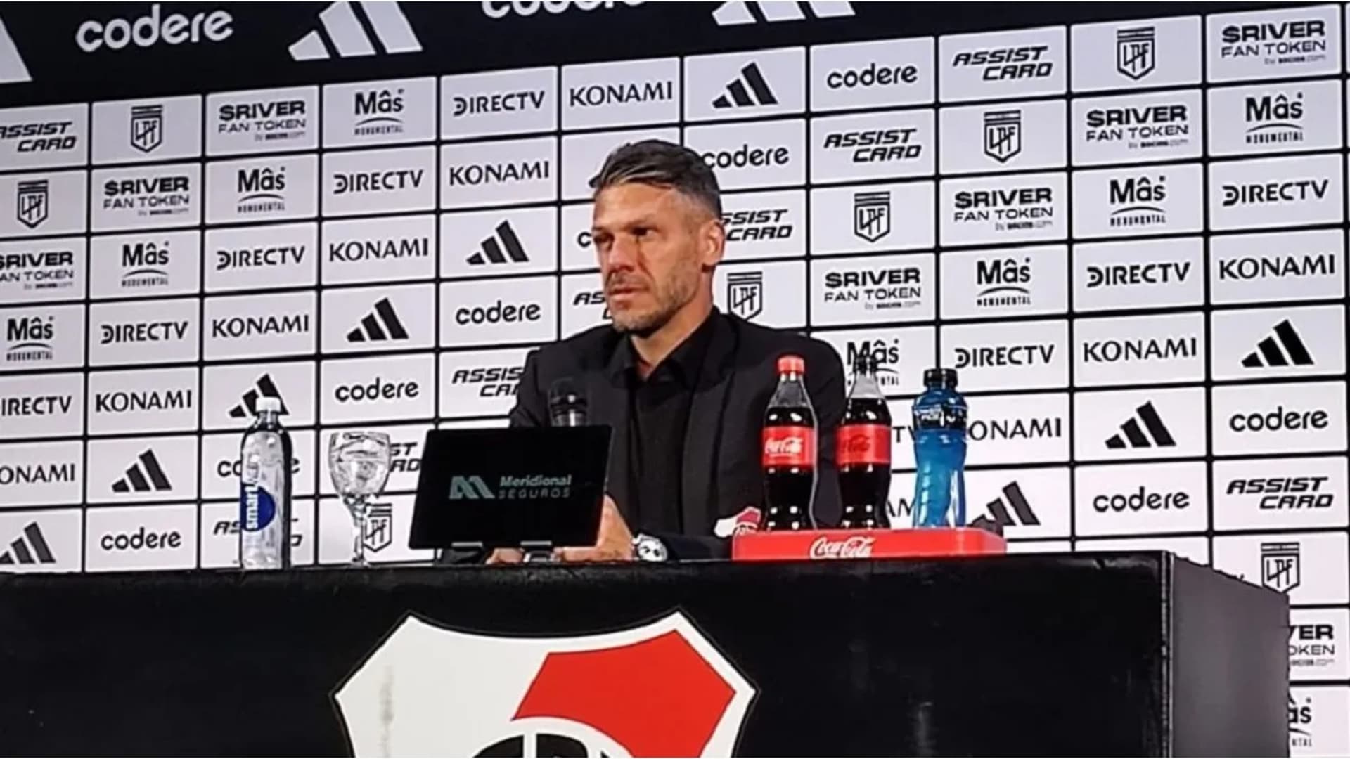 Martín Demichelis en conferencia de prensa.