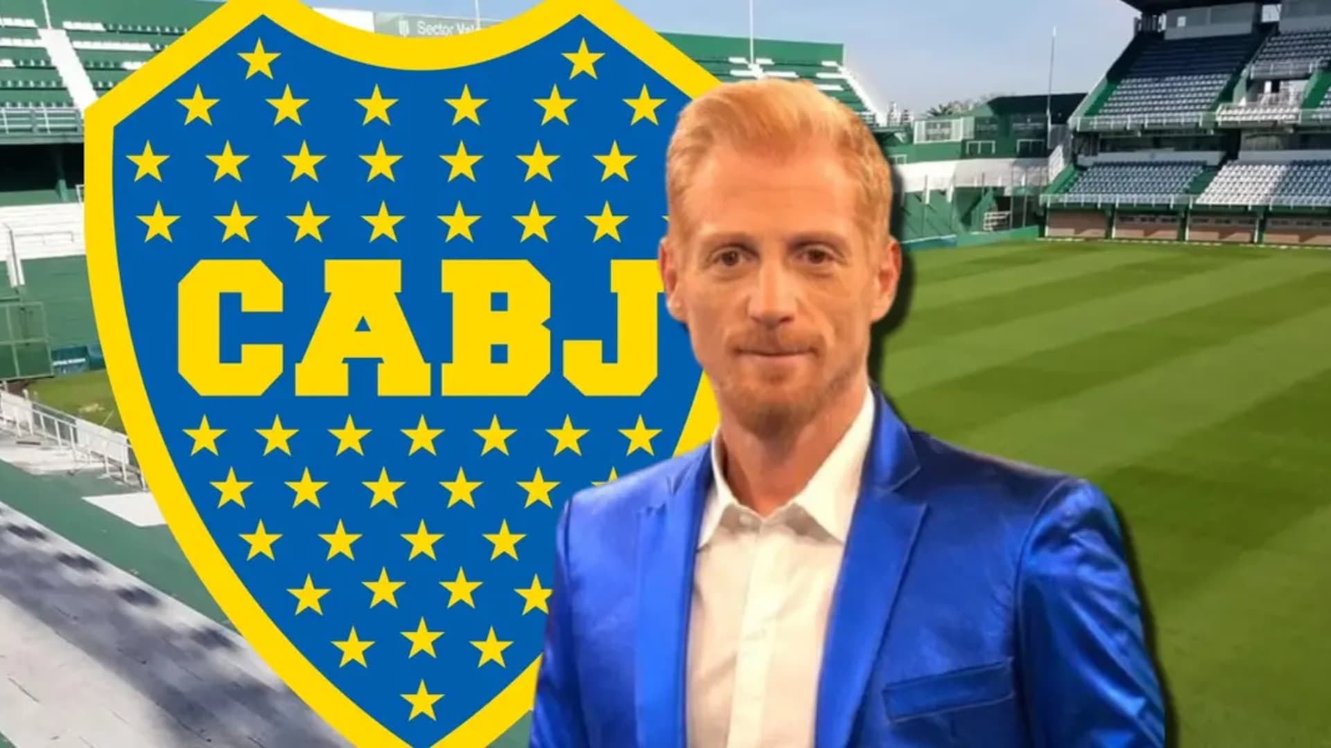 Martín Liberman y detrás la cancha de Banfield.