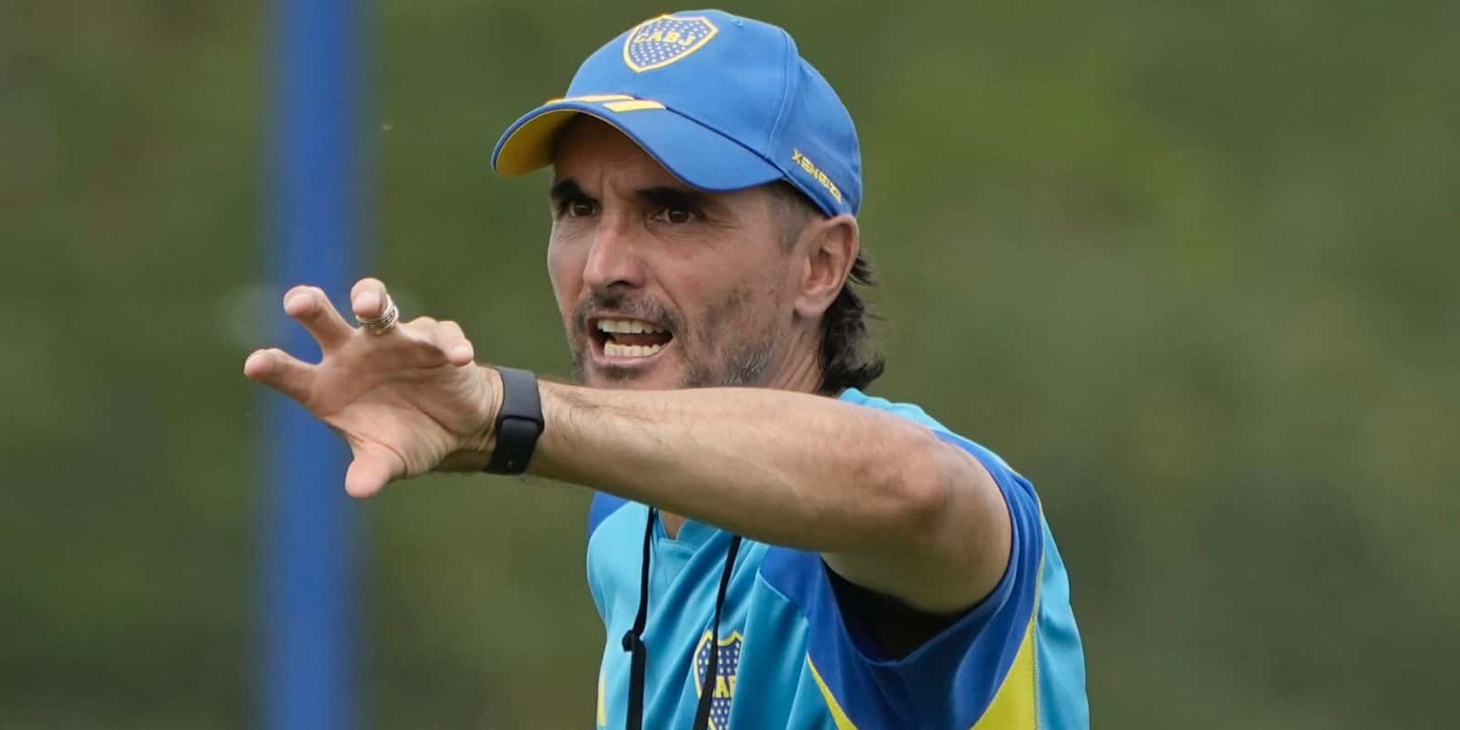 Martínez.