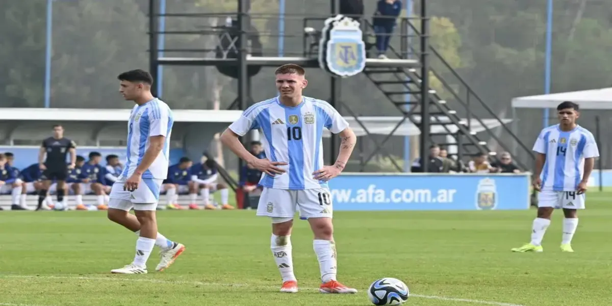 Mastantuono con la 10 de Argentina (Ole)