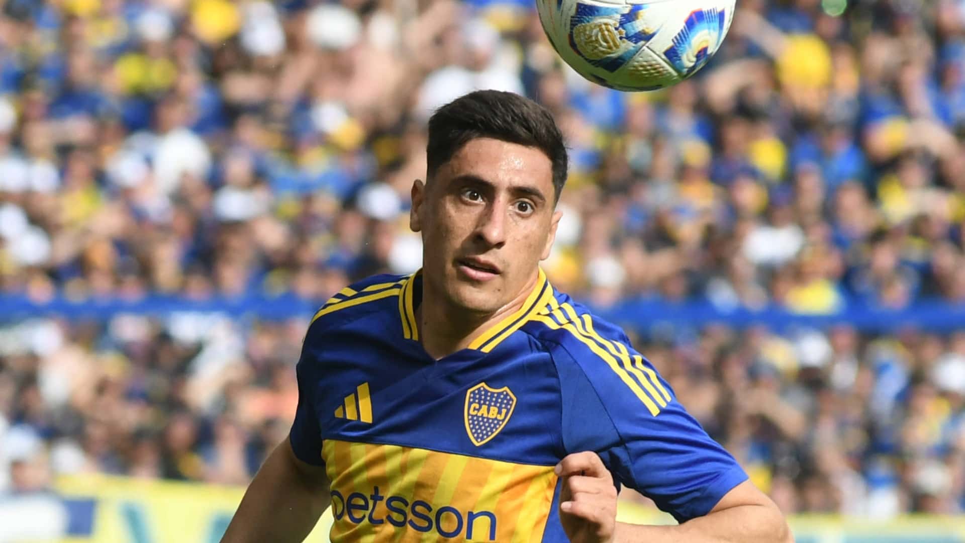Merentiel podría ser relegado por Gago (Foto Baires).