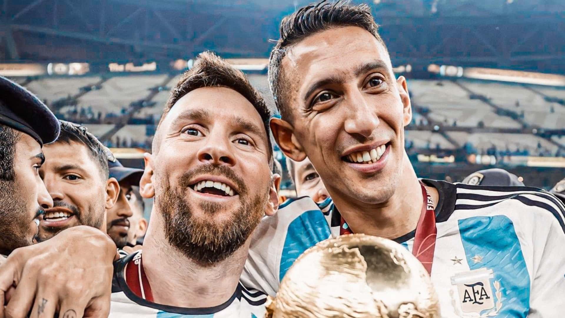 Messi y Di María con la Copa del Mundo