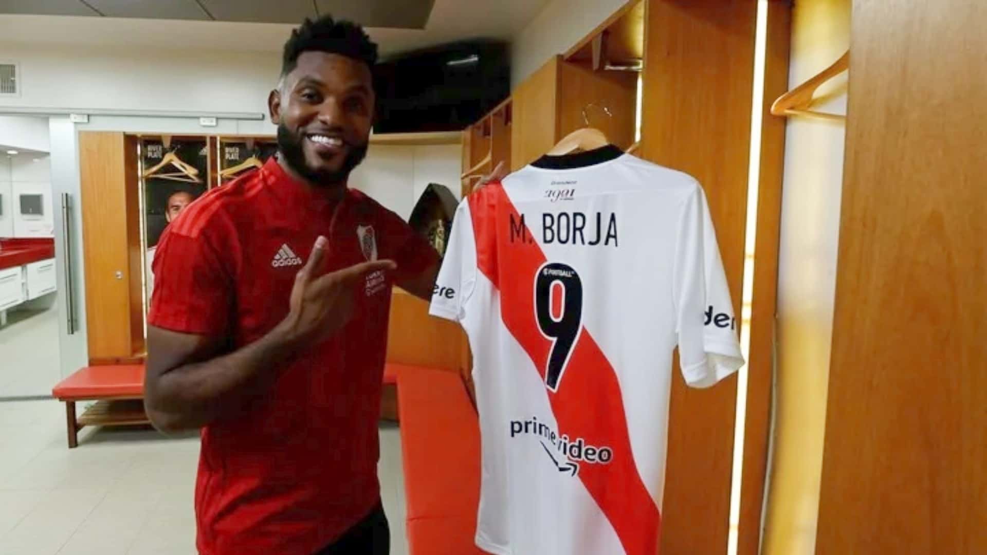 Mientras disfruta de sus días libres, el delantero colombiano tuvo una actitud muy destacable y se ganó el cariño de todos los Millonarios.