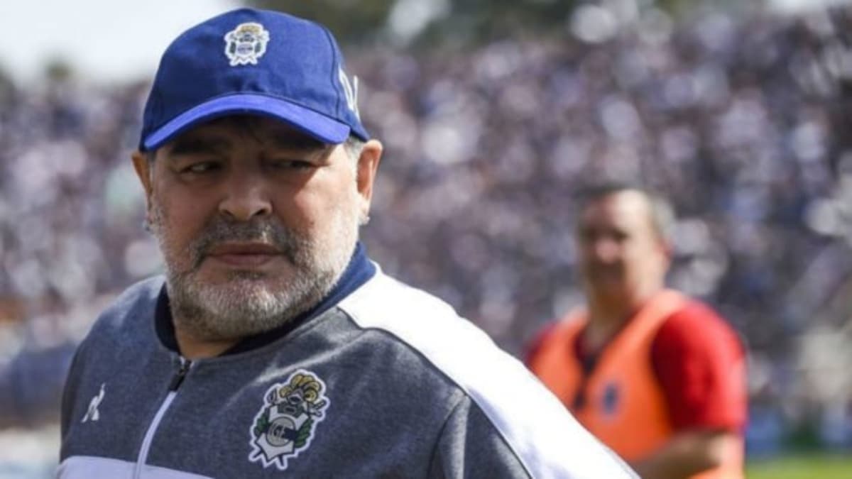 Mientras el 10 se encuentra internado, Alfredo Cahe habló al respecto.