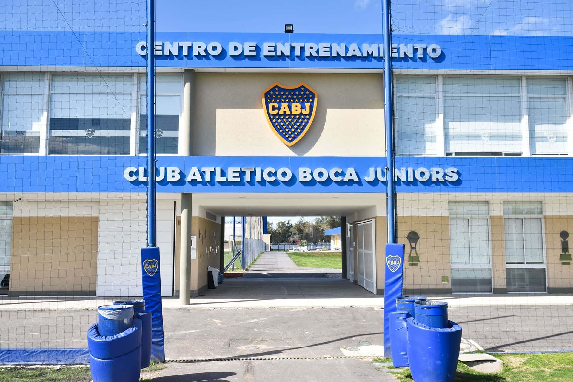 Mientras el resto de sus compañeros ya disfrutan de las vacaciones, cuatro futbolistas siguen entrenando en Ezeiza.