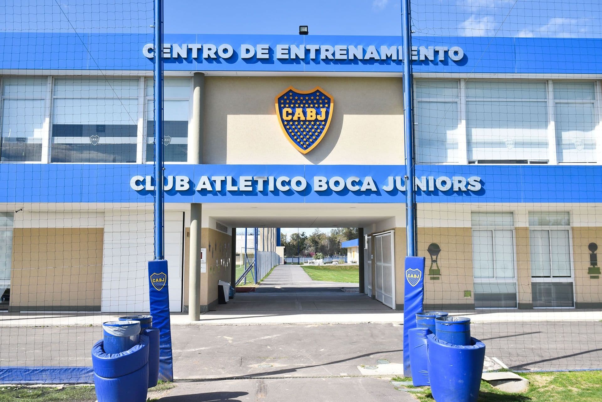 Mientras el resto de sus compañeros ya disfrutan de las vacaciones, cuatro futbolistas siguen entrenando en Ezeiza.