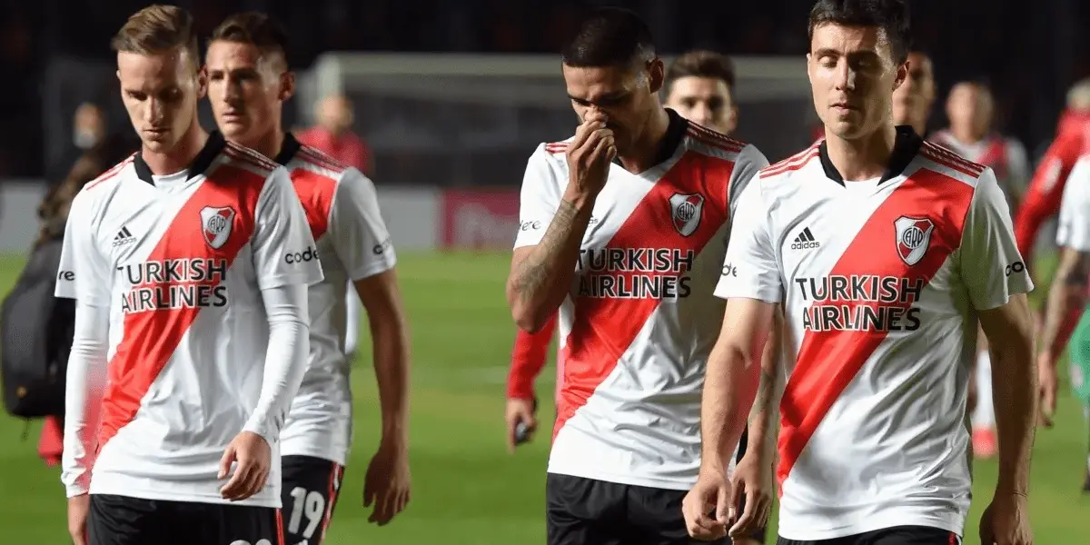 Mientras espera por el arribo de Martín Demichelis, al club de Núñez llegó el fuerte interés del Rojo por uno de sus jugadores.